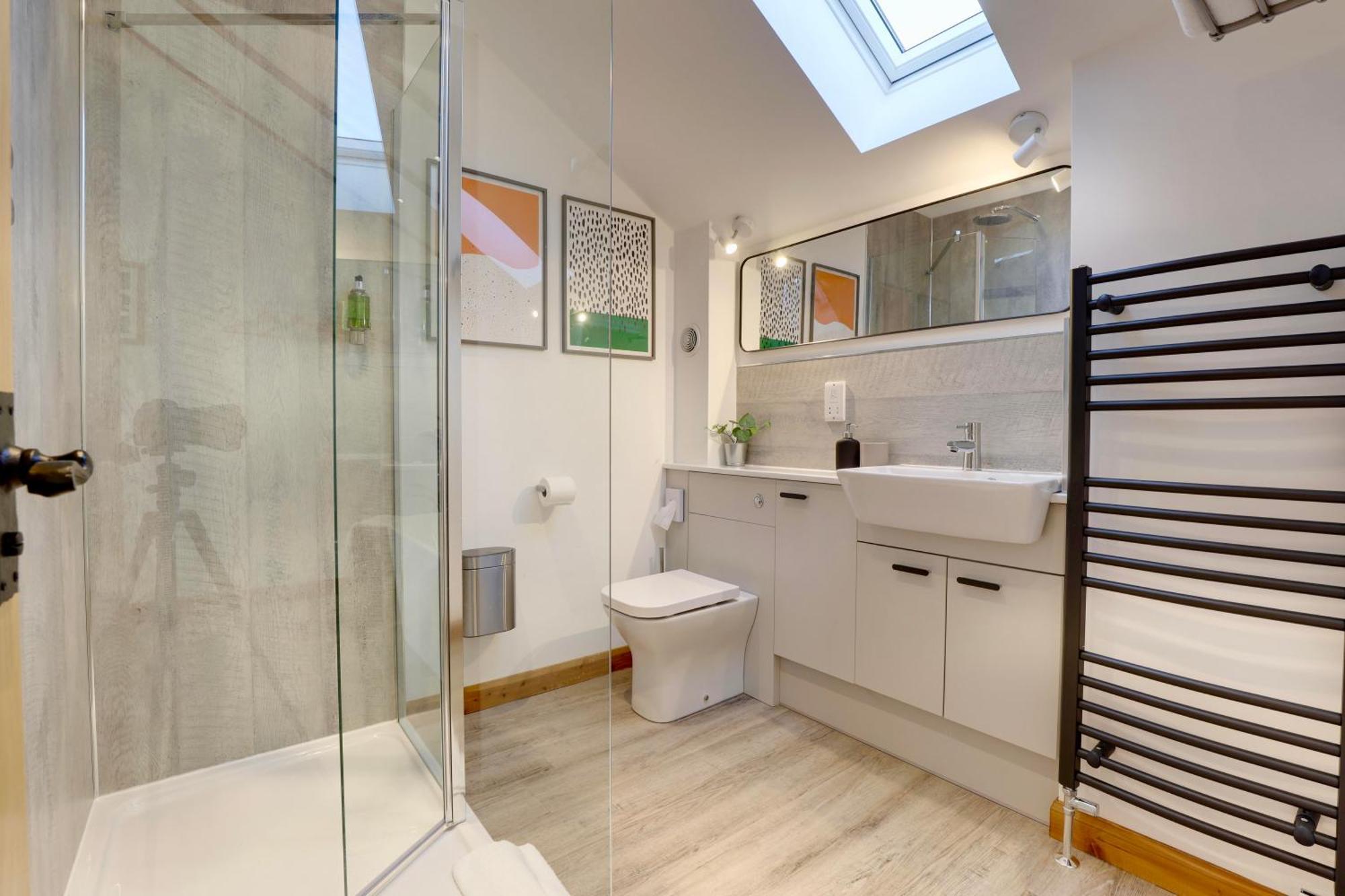 The Owl Barn Wiltshire - Flint Apartment *